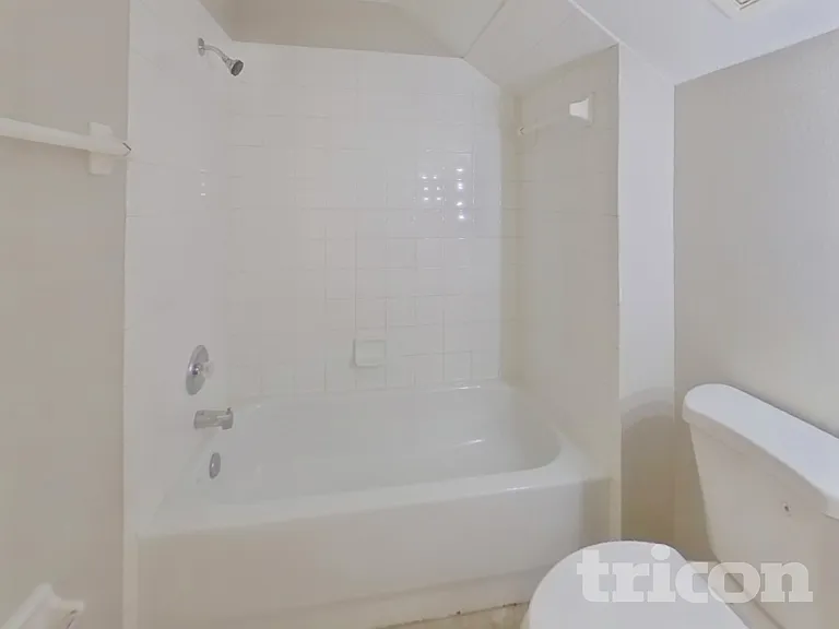 914 Cape Cod Cir — Photo 17