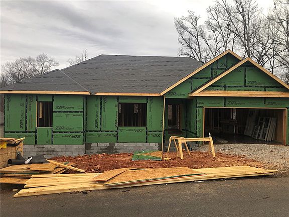3rd image of 6 Elder Ln