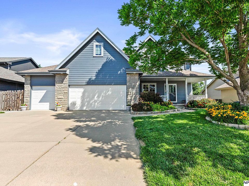 1st image of 17232 S Creek Cir