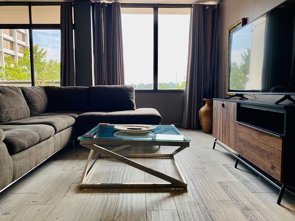 450 W 7th St APT 406