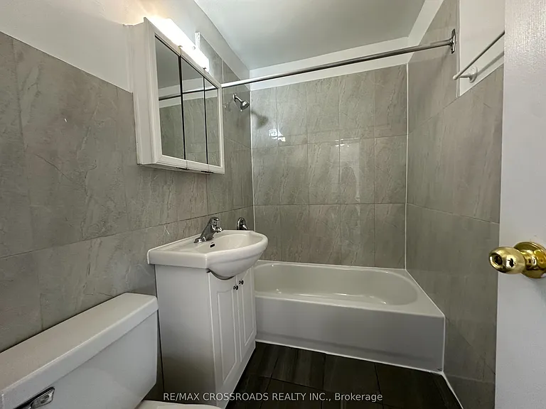 363 Lakeshore Rd E #102 — Photo 8