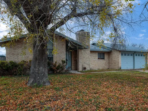 114 Fiesta Dr, Del Rio, TX 78840