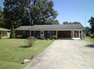 1103 Meadowbrook Ln, Tylertown, MS 39667