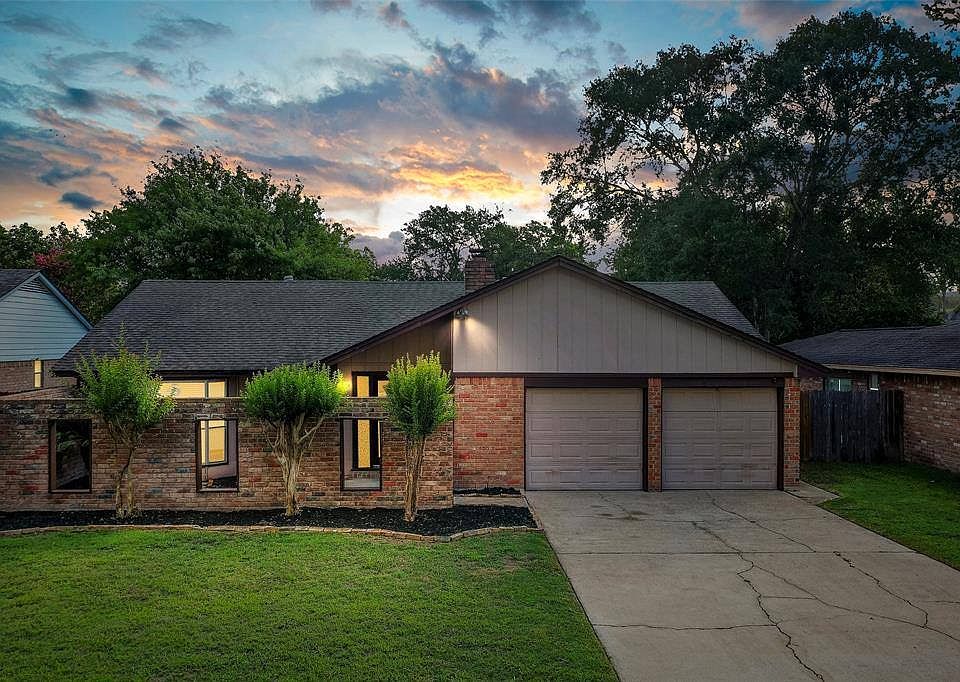 1st image of 15639 Boulder Oaks Dr