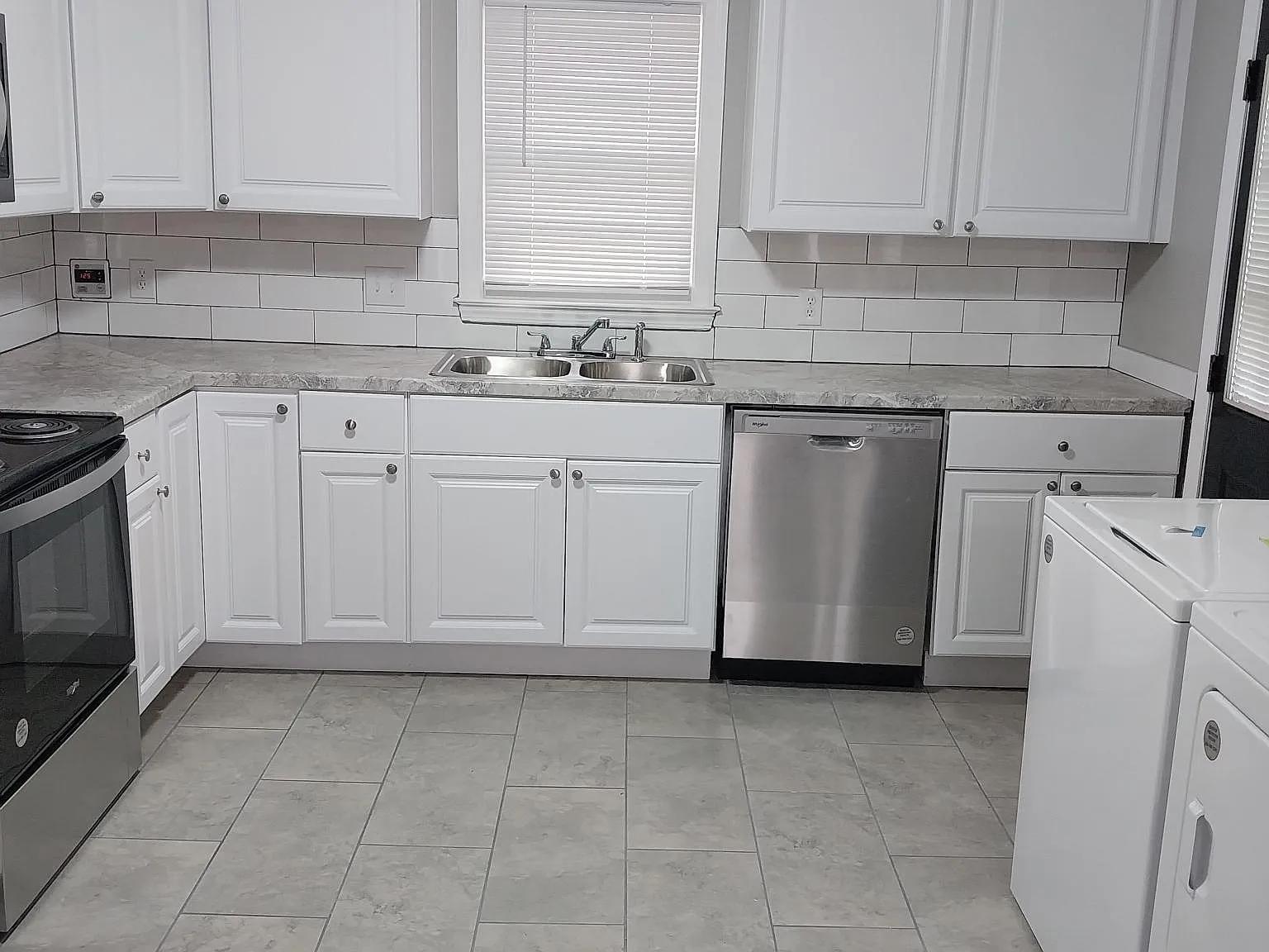 5305 Bayleaf Dr — Photo 2
