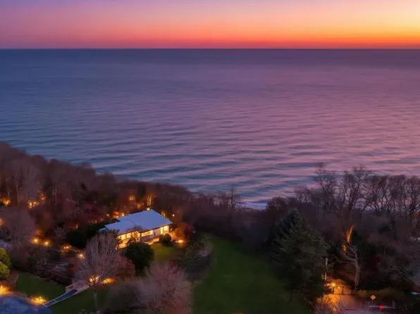 2 Dolphin Way, Riverhead, NY 11901