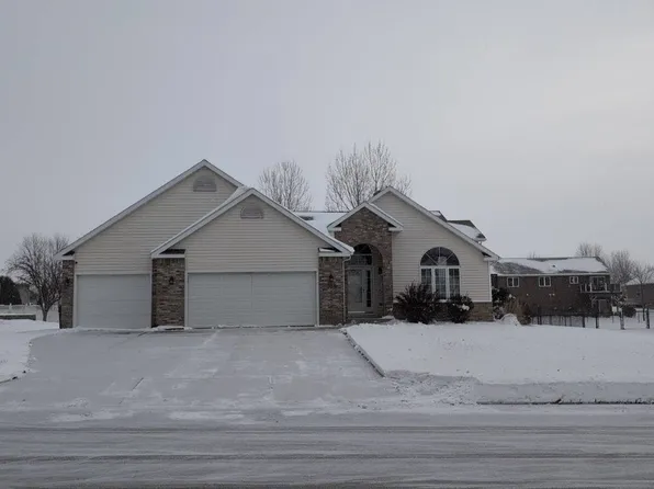 709 Greenhaven Ln NE, Owatonna, MN 55060
