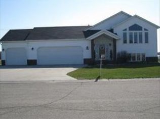 708 12th St SE, Barnesville, MN 56514