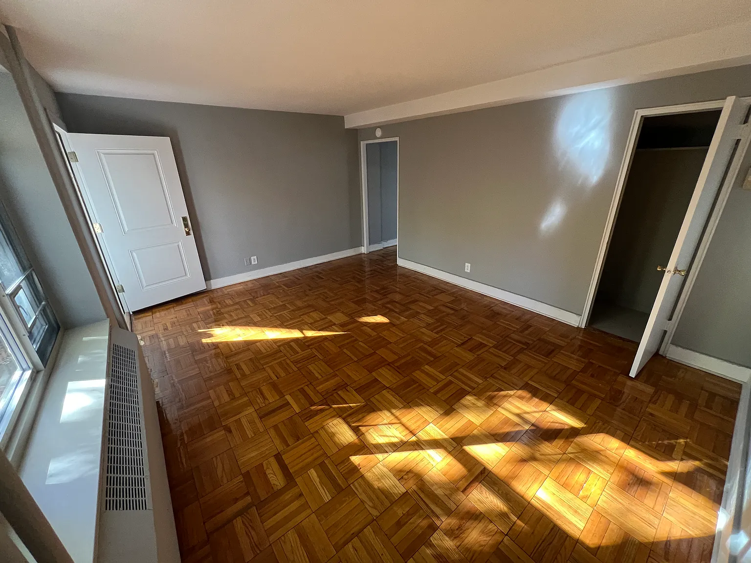 2 bed, 1100 sqft, $3,199 — Photo 2
