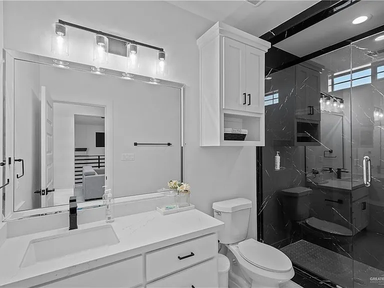 1615 Lago Delton — Photo 13