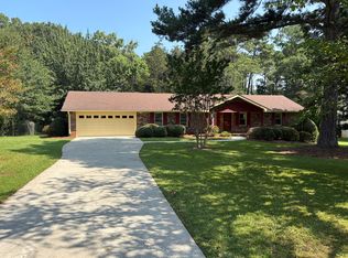 110 Marilyn Dr E, Fayetteville, GA 30214