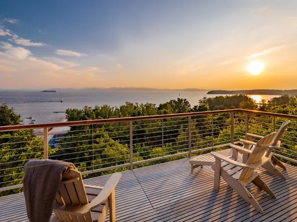 11 Lakeview Ter, Burlington, VT 05401