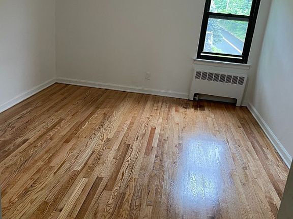 4th image of 367 Park View Ave APT 2
