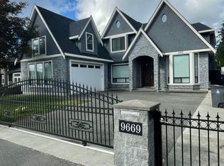 9669 133a St, Surrey, BC V3T 3Z7