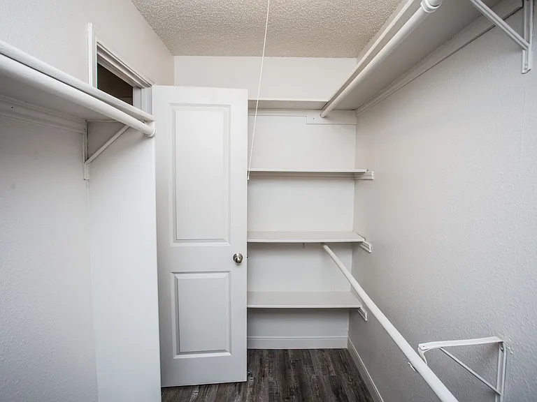 Saddlewood Apartments — Photo 74
