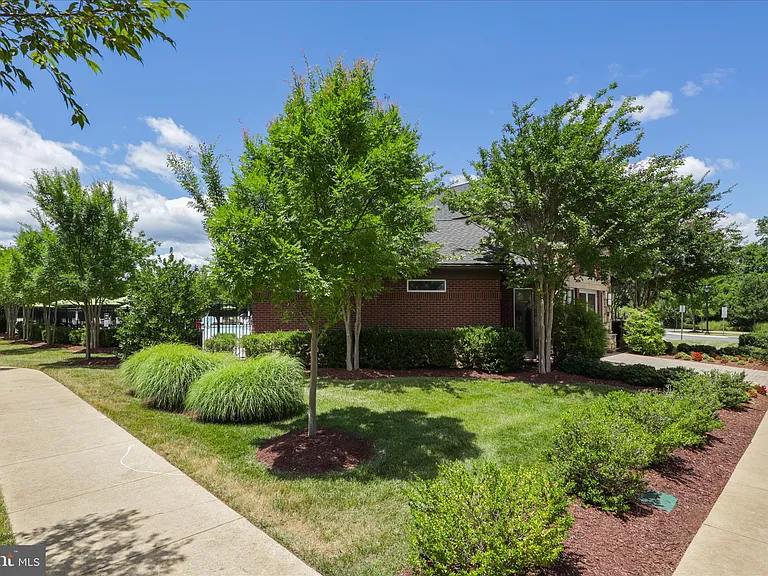 42522 Stratford Landing Dr — Photo 47