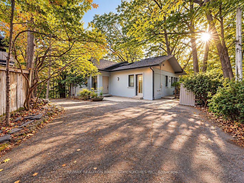 1st image of 7 Greenbrook Dr