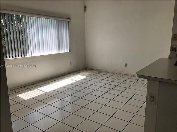 5th image of 719 SE 3rd Ave #719