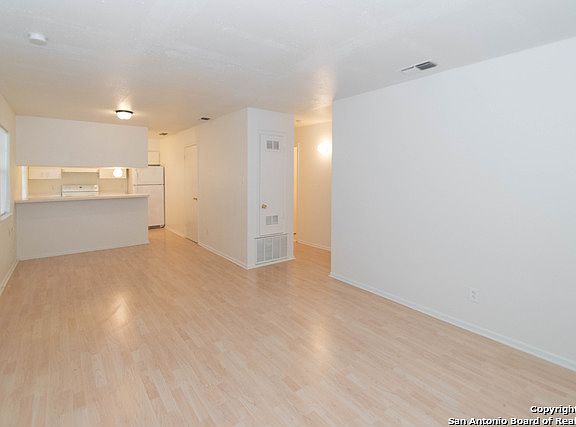 4th image of 10819 Baltic St APT 4