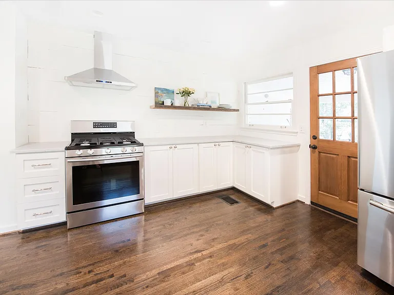 2733 Southview Dr — Photo 4