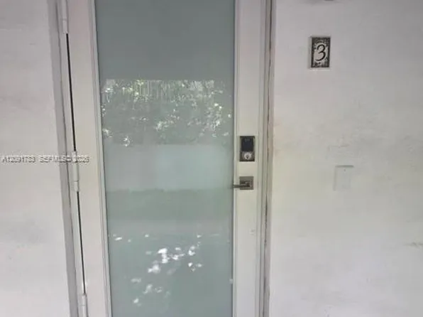 1650 SW 3rd St #3, Miami, FL 33135