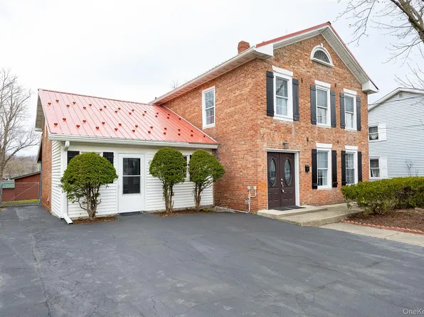 26 Elizabeth Street, Saugerties, NY 12477