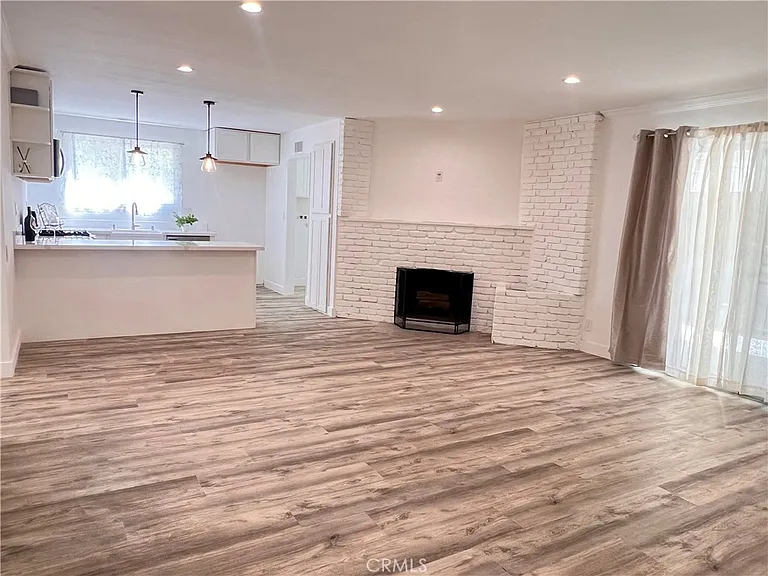 6141 Dalecrest Ave — Photo 2