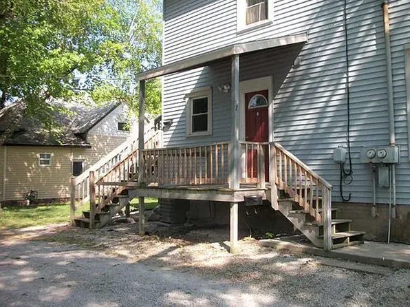 907 N State St, 907 N State St APT 2, Champaign, IL 61820