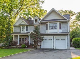 438 S Pleasant Ave, Ridgewood, NJ 07450