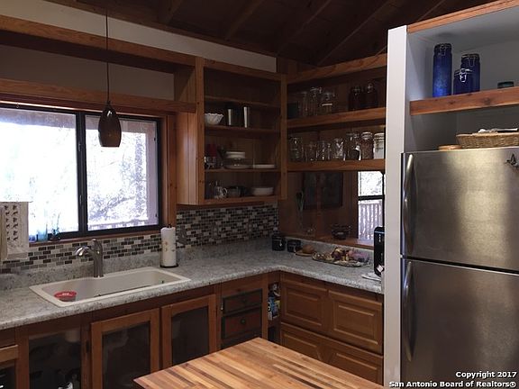 5th image of 10146 Cedar Crest Dr