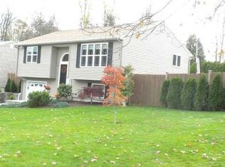 11 Glenham Rd, Cranston, RI 02921