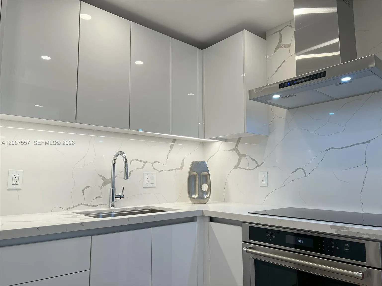 Middle River Tower Condo — Photo 3