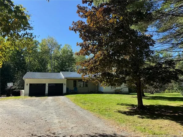 15 McKinnon Rd, Miramichi, NB E1V 5Y1