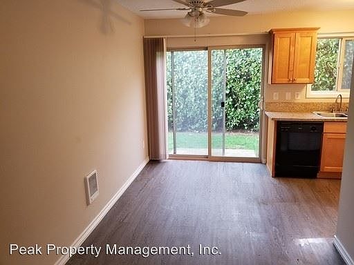 5th image of 3025 SE Maple St APT 8