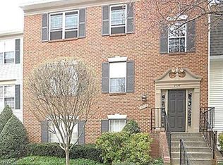 7757 New Providence Dr APT 62, Falls Church, VA 22042