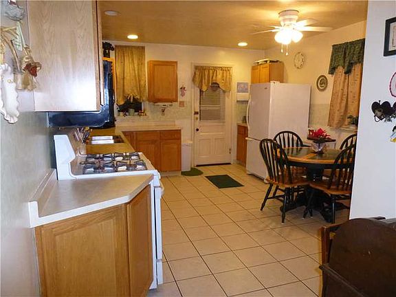 Large Eat In Kitchen