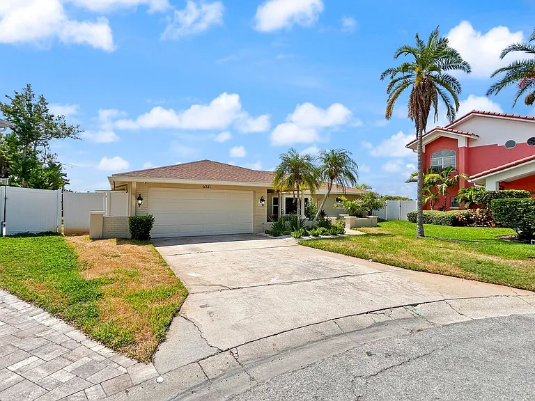 6331 4th Palm Point — Photo 1