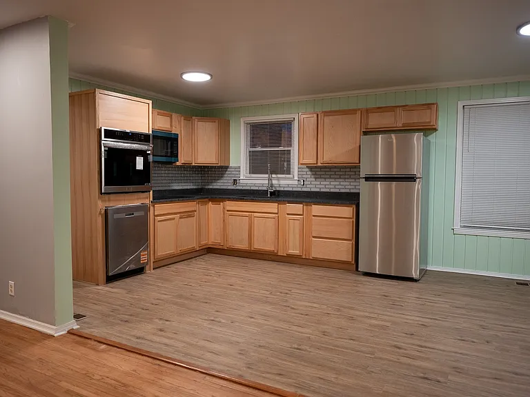 436 Gates Rd — Photo 7