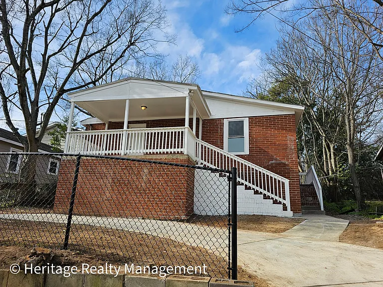 2391 Monroe Ave — Photo 1