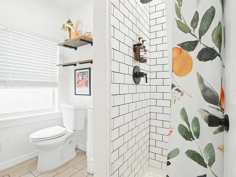 714 Grove St N #6 — Photo 8