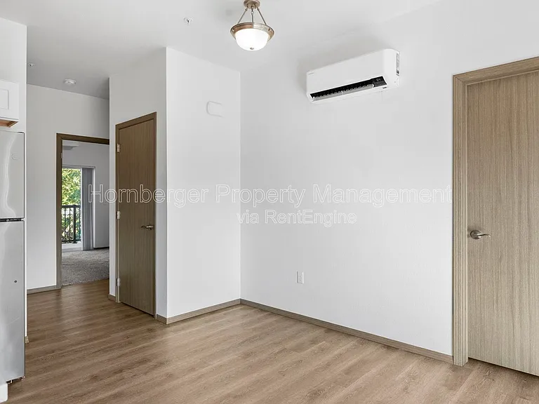 4th Ave Apartments — Photo 15