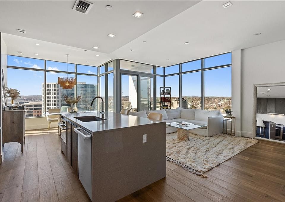 1st image of 501 West Ave #1404