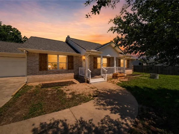 13097 Old Mumford Cir, Bryan, TX 77807