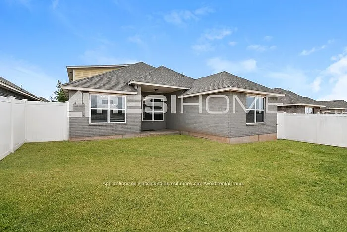 8161 Brighton Ave — Photo 12