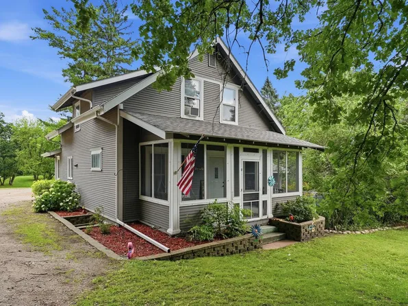 219 Main St N, New London, MN 56273