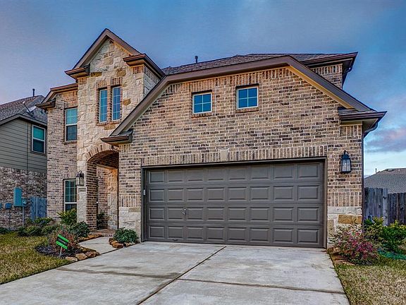 3rd image of 9865 Arrowbrook Ln