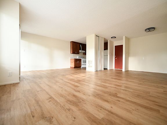 4th image of 609 E 23rd St APT 108