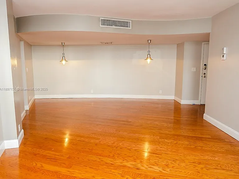 100 Golden Isles Dr #10 — Photo 5