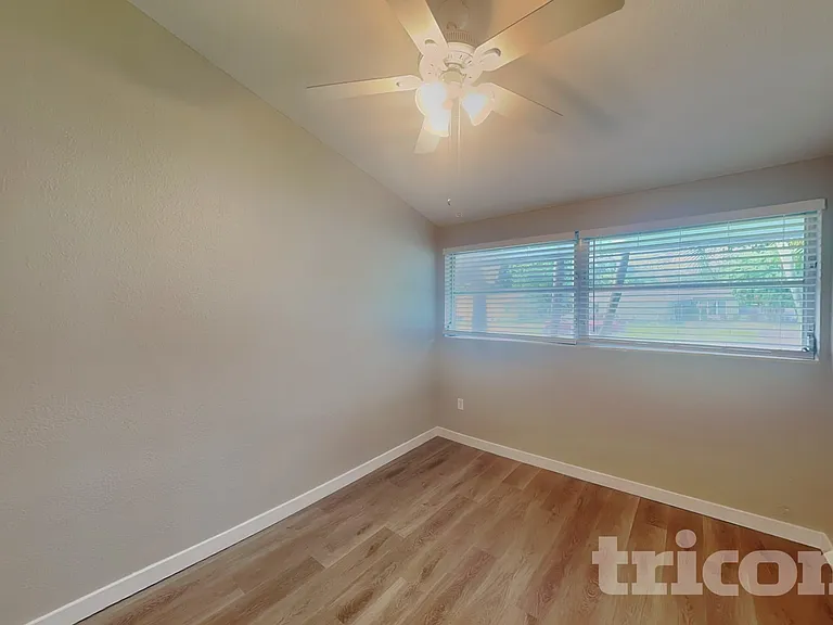 1819 Brentwood Dr — Photo 10