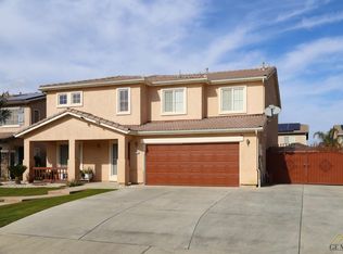 11116 Grand Prairie Dr, Bakersfield, CA 93311